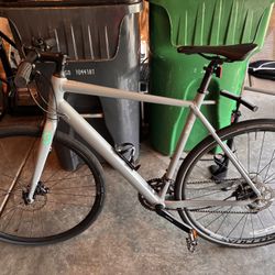 Scott metrix 30 Hybrid bike