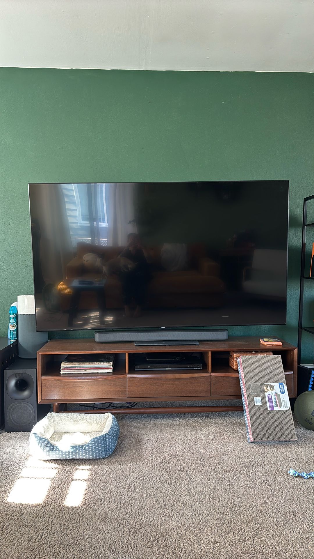 66in Samsung Flat Screen Smart Tv 