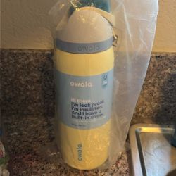 Owala 32oz bottle yellow