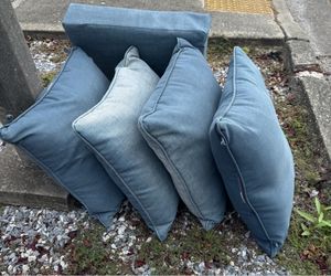 Outdoor couch cushions