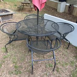 Vintage Woodard wrought iron patio set