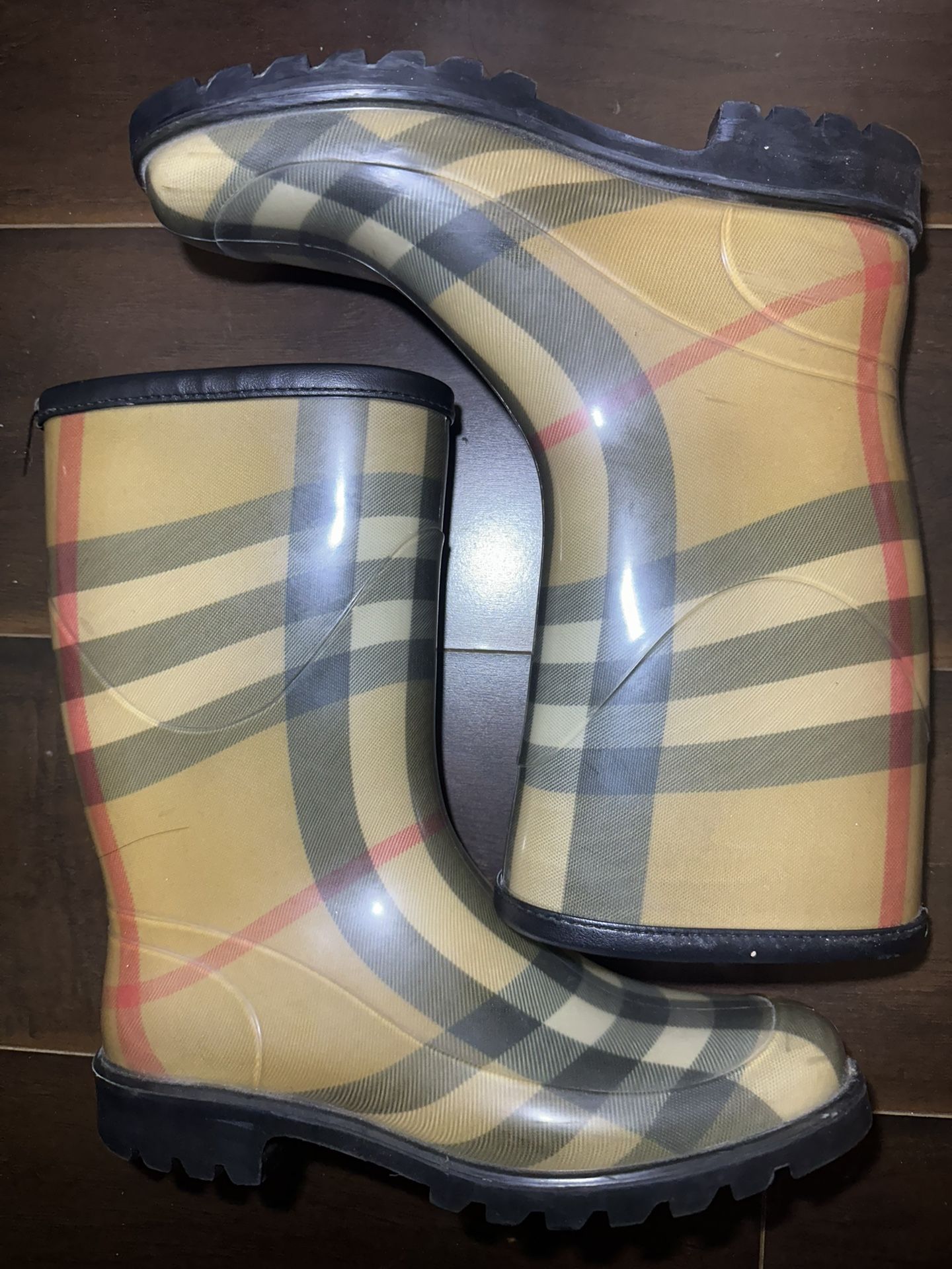 Womens Burberry Classic Nova Check Rubber Wellington Rain Boots Size 36EU (6US)