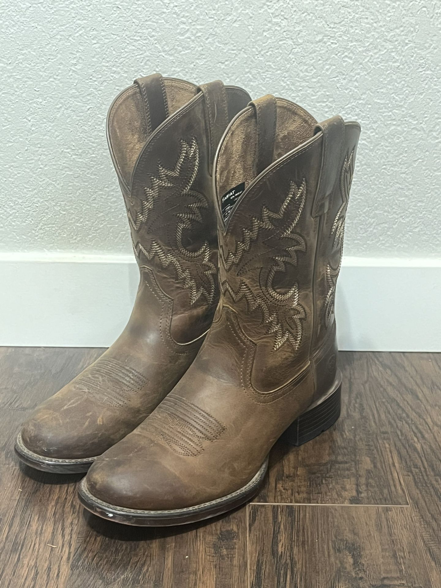 Like New Ariat Men’s Boots Size 8