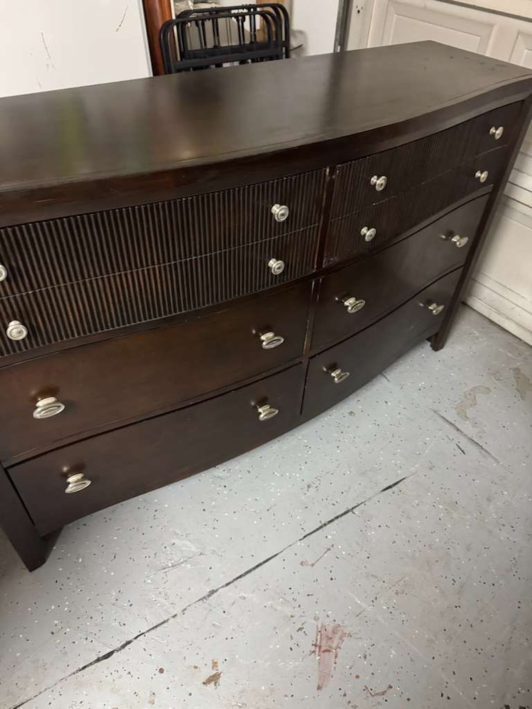 Beautiful 6 Drawers Dresser And 1 Night Stand 