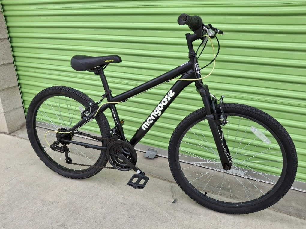 MONGOOSE MOUNTAIN BIKE 21 SPEEDS TIRE 24 SIZE M