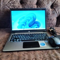 Laptop HP Folio 13-2000-core i5-8gb Ram-128gb HD SSD Solid 