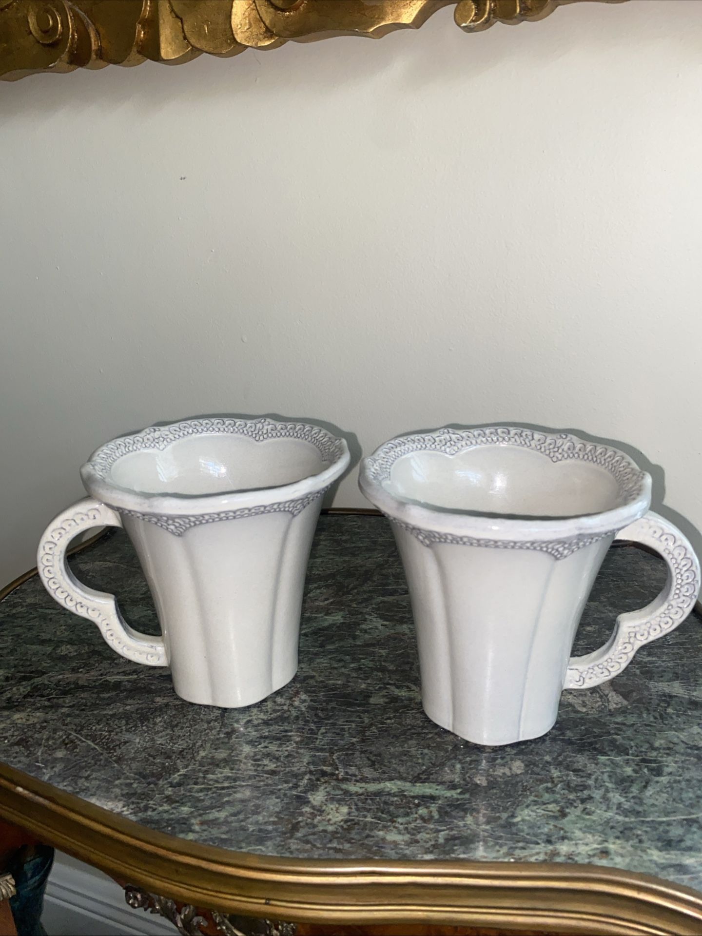 Arte Italica Hand Made in Italy Mug Coffee Cup Embossed Scalloped Trim