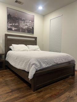 Queen Bedroom Set