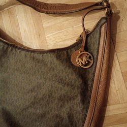 Big Michael Kors Purse - Like New 