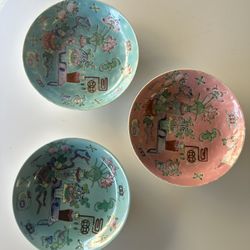 Vintage Oriental Decorative Plates
