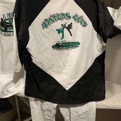 Karate/kickboxing uniforms