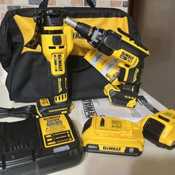 Dewalt Screw Gun/Cut Out Combo 