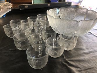 Bowl with cups