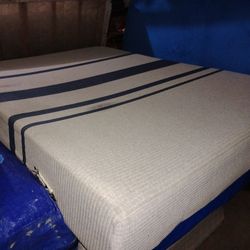 Queen Memory Foam Mattress 