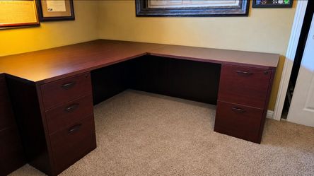 Cherryman Amber Series L-Shaped Executive Desk - Mahogany