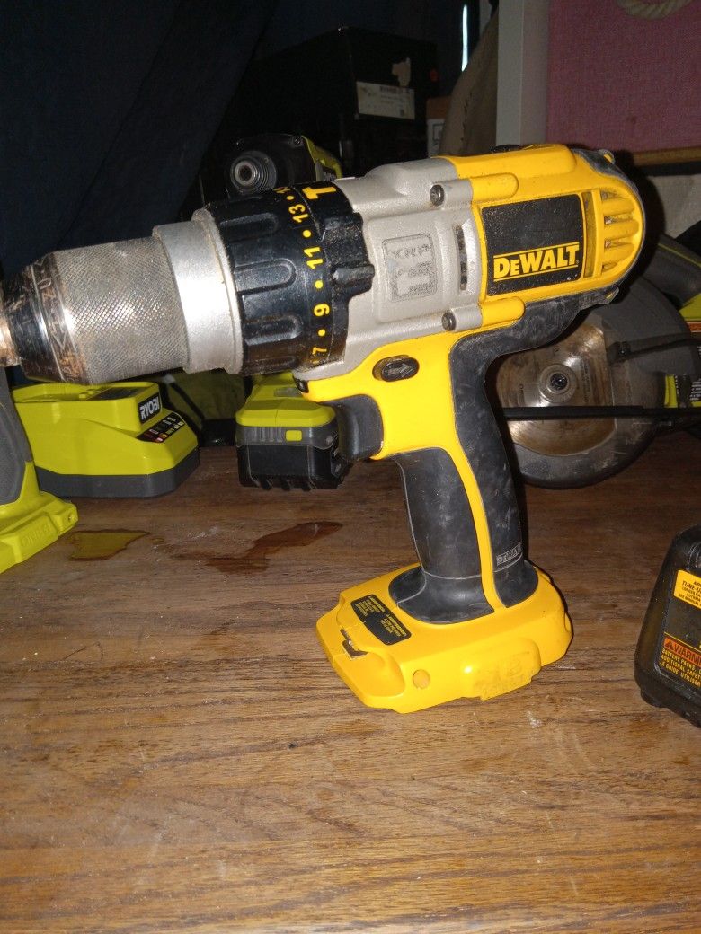 DEWALT 18V XRP Ni-Cd rechargeable battery, which is designed for use with DEWALT's line of 18-volt cordless tools.