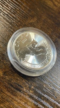 2017 CAN 🇨🇦 “Leaping Lynx” PREDATOR Series 5 Dollars 9999 SILVER Coin (see photos for details)