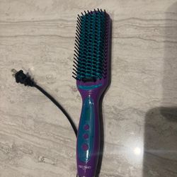 Bed Head Ionic Tourmaline Straightener Brush With Smart Heat Memory System Barely used. 