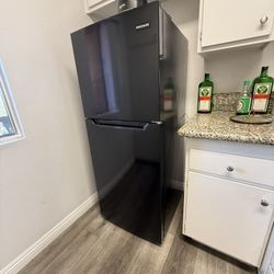 Refrigerator – Excellent Condition – Torrance Pickup