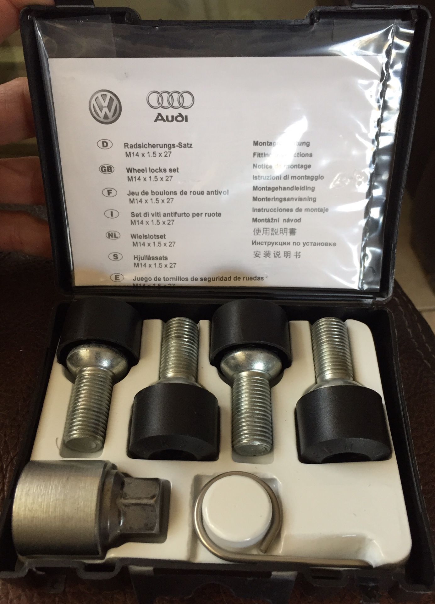 Security lug nut kit for VW