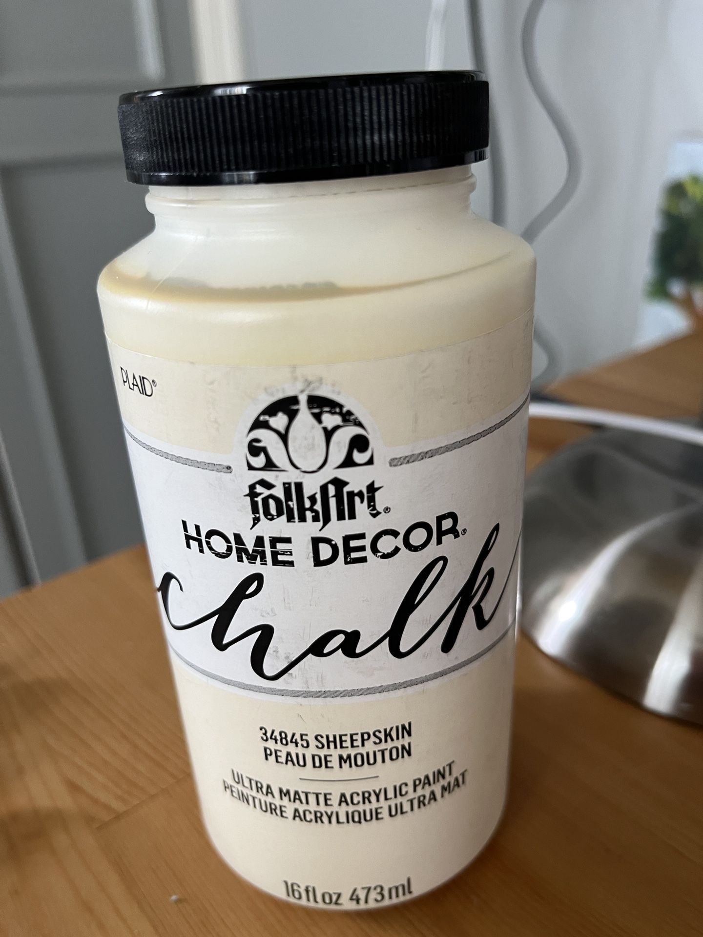 Acrylic chalk Paint -new. 16oz -sheepskin Color -never Opened 