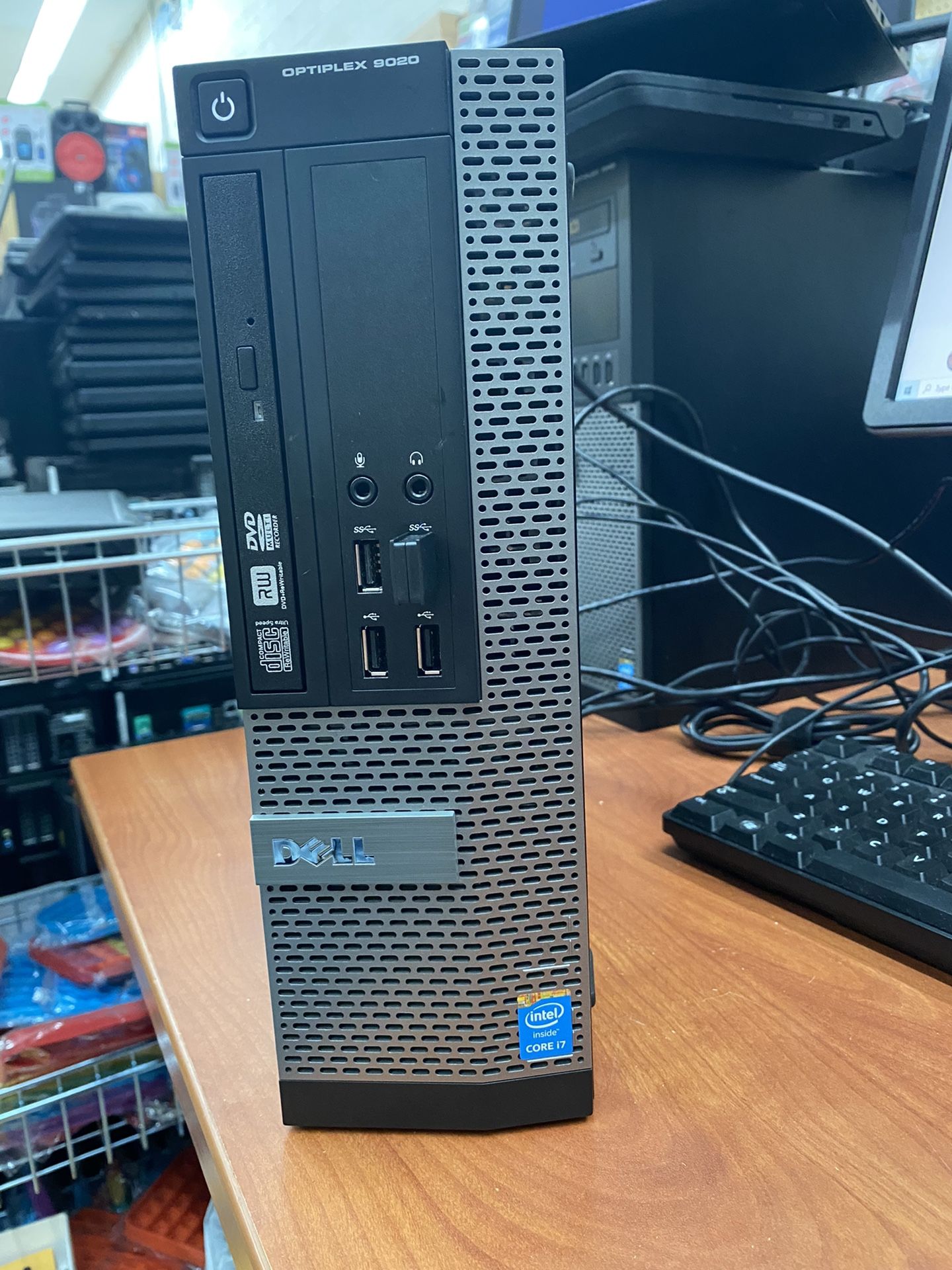Dell Optiplex 9020 SFF, Intel Core i7, 8gb ram, Windows 10 Pro, USB wifi adapter, 500gb HDD, come with power cable.   Only the PC ( Tower) a power cab