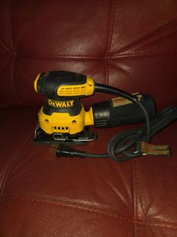2.3 Amp 1/4 Sheet Sander