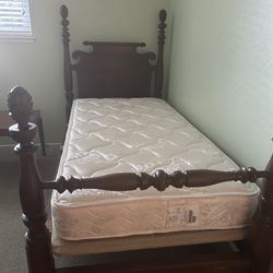 4 Poster Twin Bed Frame. Headboard And footboard 