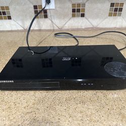 Samsung Blu-ray 3D Player. Model BD•F5900.