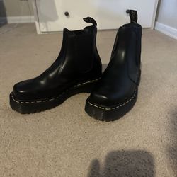 Dr. Martins Size 7