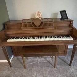 Primrose Spinet Piano