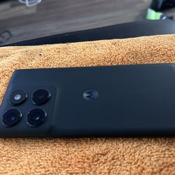 Moto Edge 2025 Metro