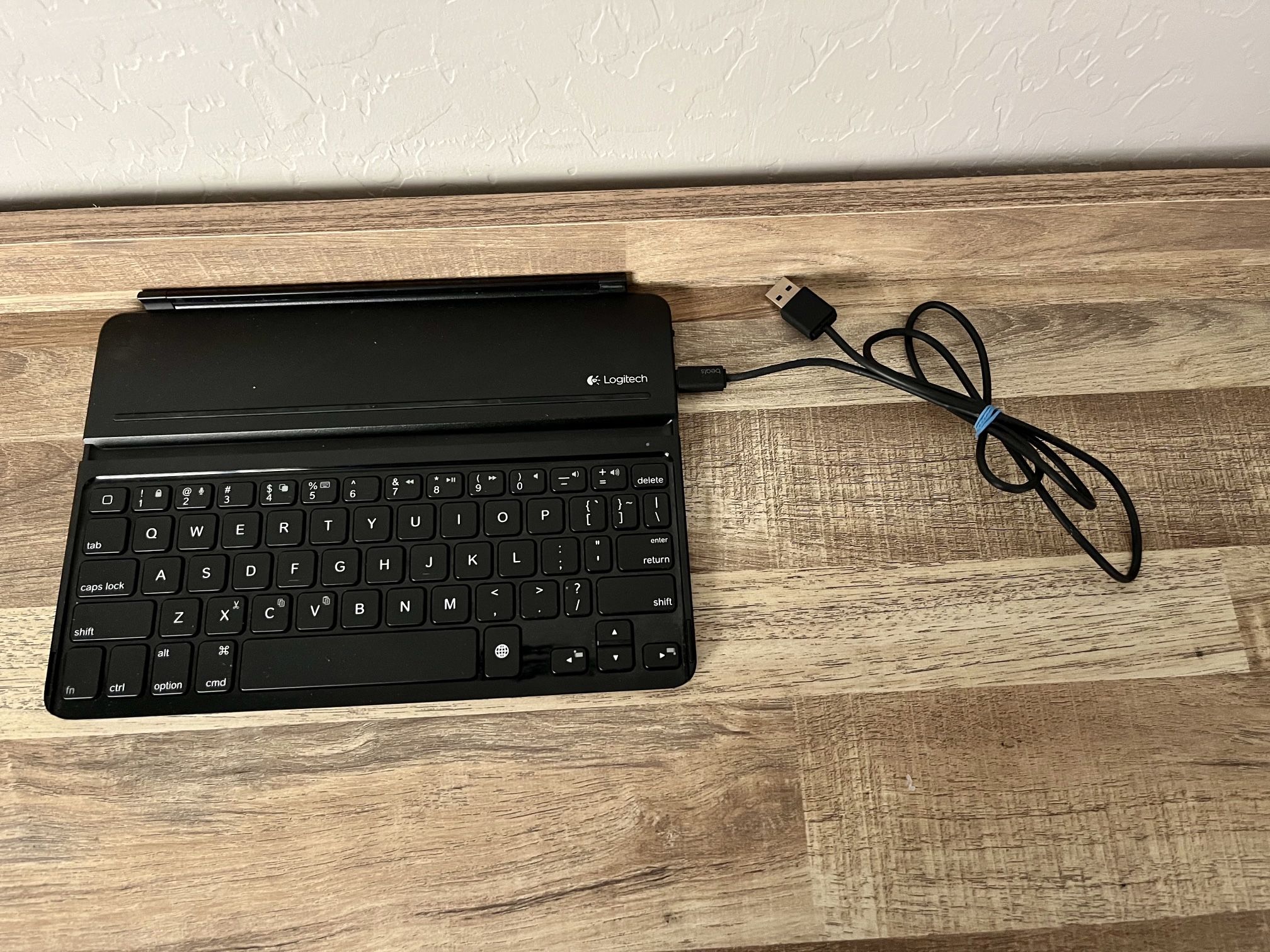 Logitech Ultrathin Keyboard Cover for iPad Air