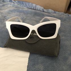 Beautiful White Sunglasses 