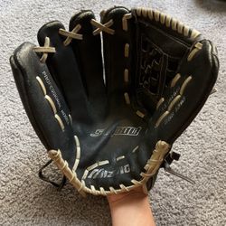 Mizuno Lefty Baseball Glove