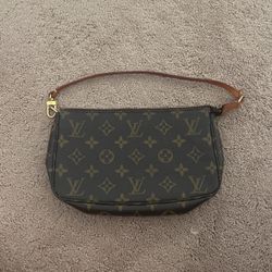 Louis Vuitton Women's Pre-Loved Pochette Accessoires, Mono