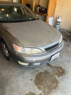 98 Lexus ES300  (JUNKCAR/PARTS)