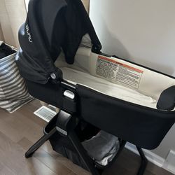 Nuna Bassinet 