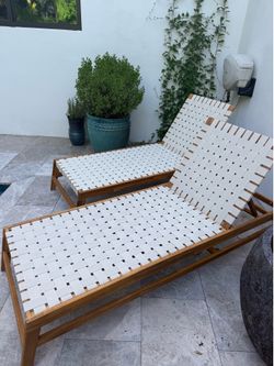 Pool lounge chair