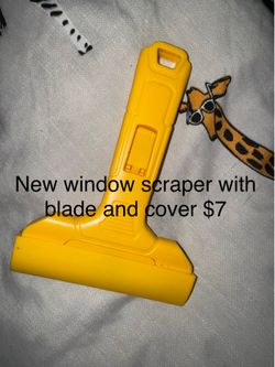 New window scraper with blade and cover
