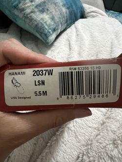 Capezio Ballet Dance Shoes (Size 5.5)