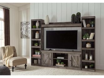 Wynnlow Gray Entertainment Center 4pcs (Online Special Price)