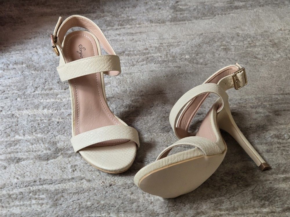 Cream Snake Sandles