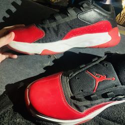 Air Jordan 11 CMFT Low 'Bred