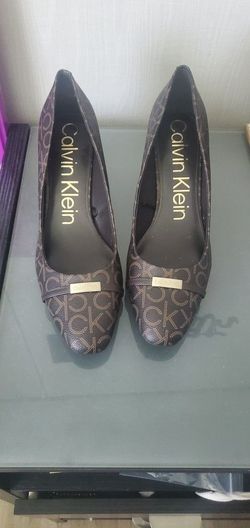 Calvin Klein Brown Signature Pump Size 11