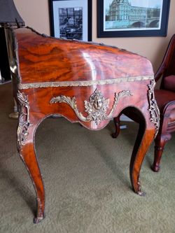 Antique French Louis XV Kidney Desk Gilt bronze & Leather (Encinitas)