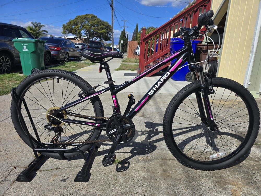 Haro Mountain Bike 24" Tires
Great Condition Ready to Ride