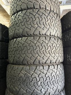 Vendo 33/12.50/R20 las 4 llantas por $200
