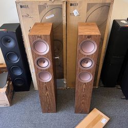 KEF - R5 Meta Floorstanding Loudspeaker (Pair) - Walnut