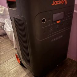 Jackery Solar Generator 5000 Plus 